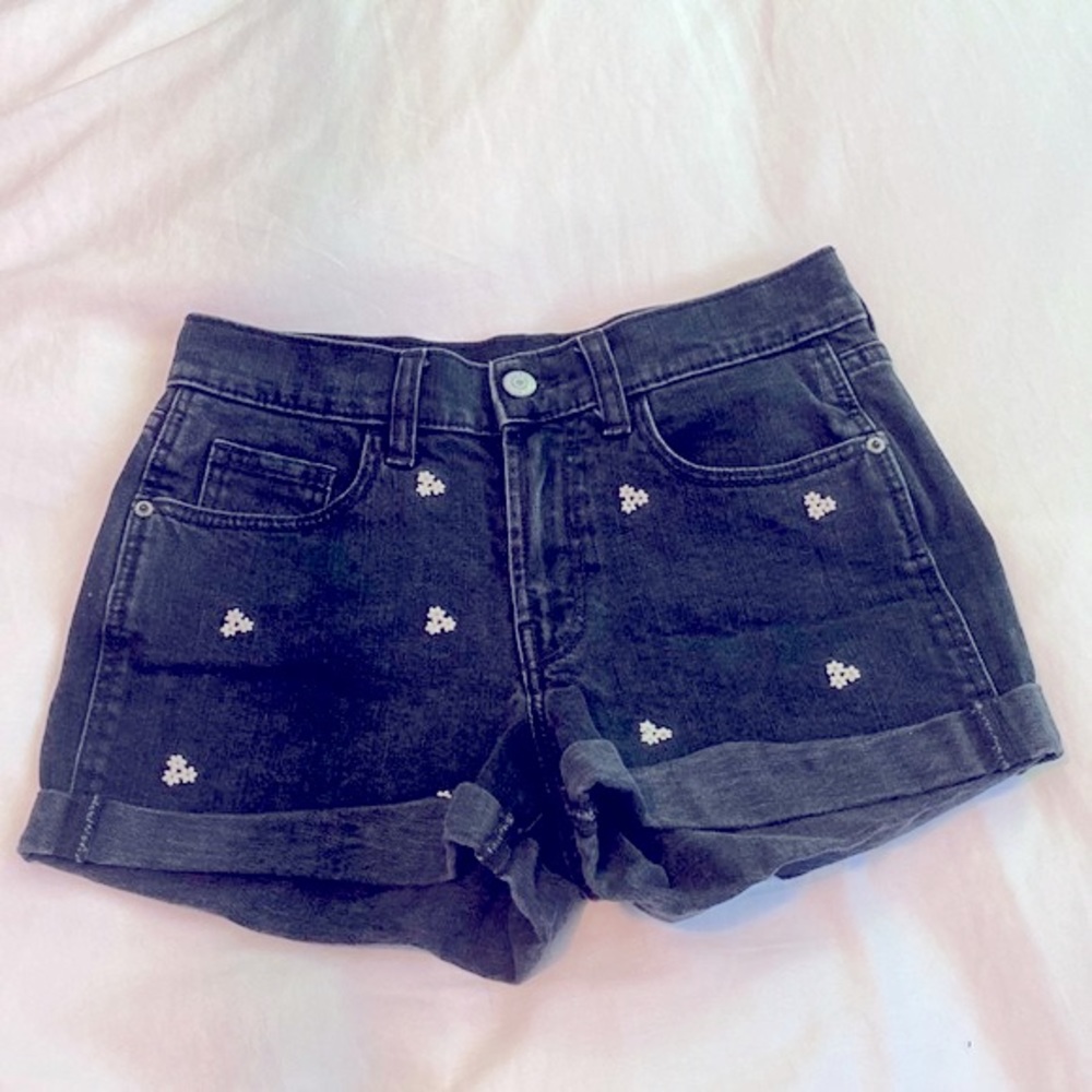 Old Navy Black Embroidered Flower Boho Mid Rise Boyfriend Shorts Size 0